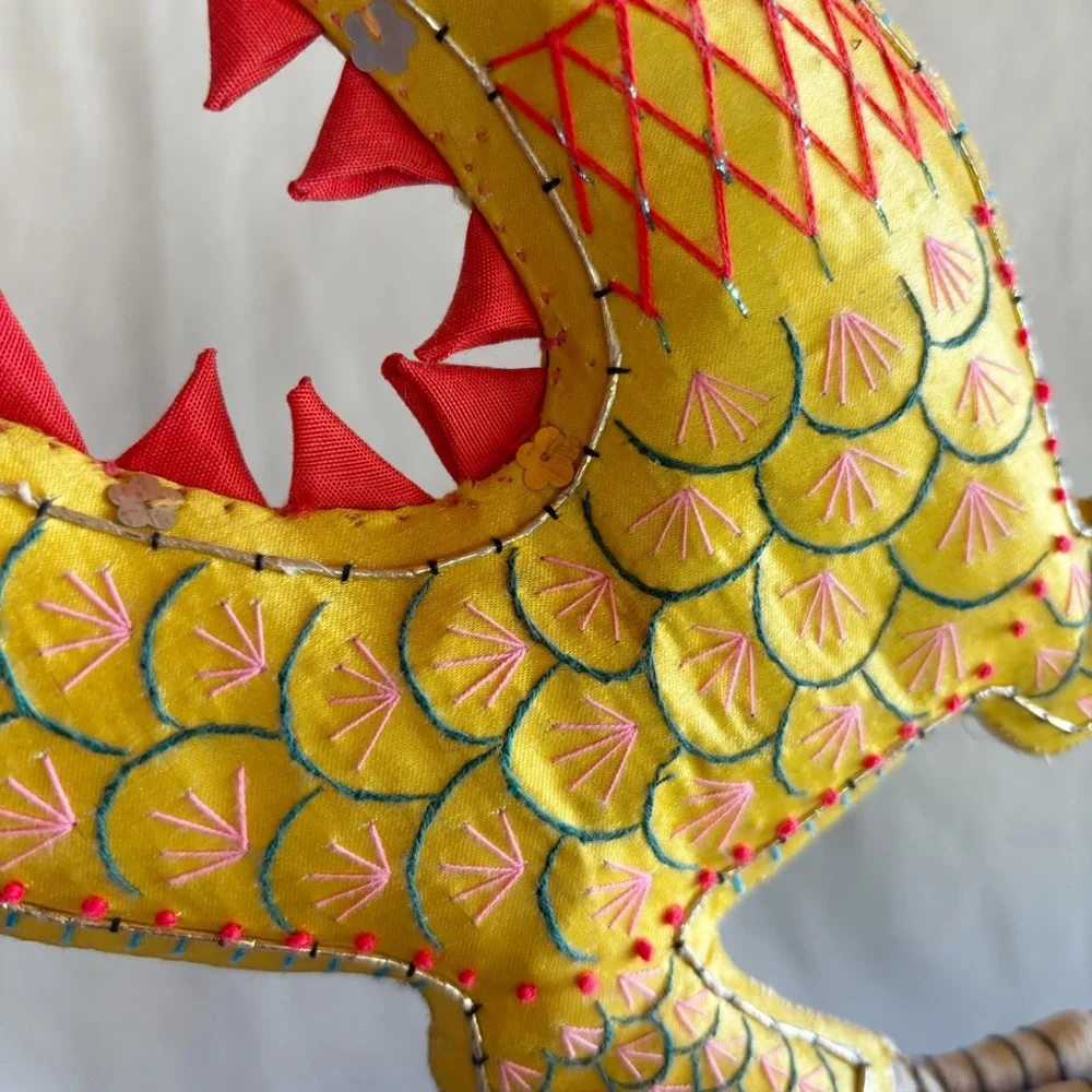 Vintage handmade embroidered and beaded Chinese Nine Dragon - Picture 3 of 12